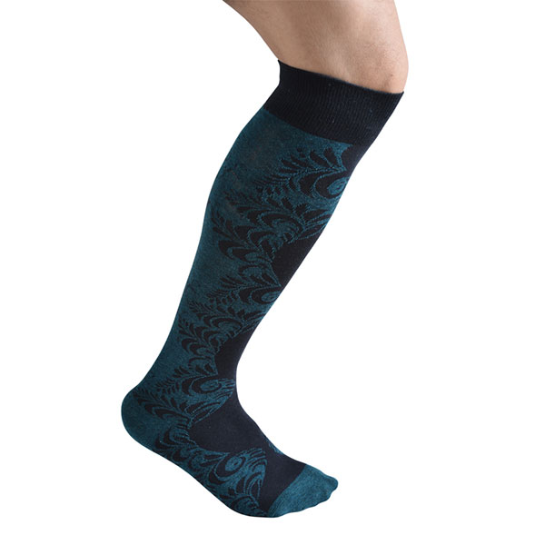 ¿Qué materiales se usan comúnmente para calcetines casuales hasta la rodilla? ¿Cuáles son las ventajas de cada material?